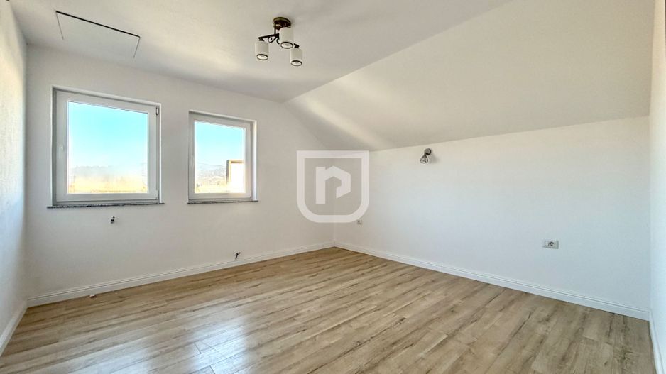 Casa noua Gura Humorului - 4 dormitoare, curte amenajata - Poză 7