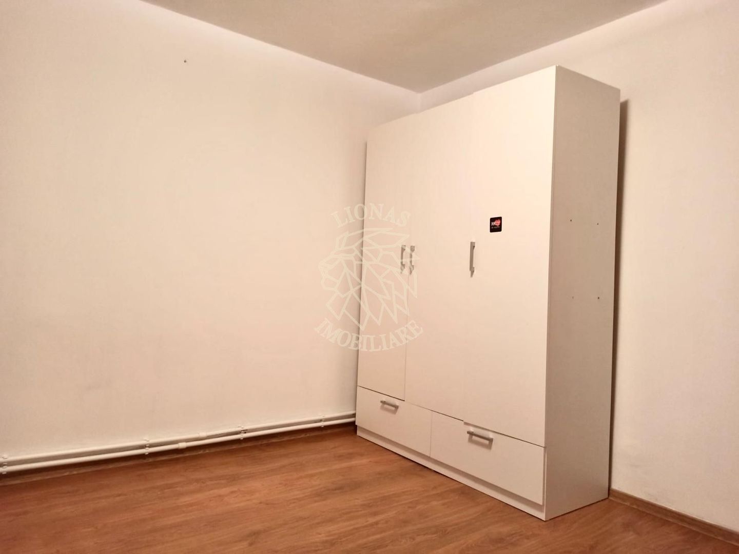 Apartament decomandat 3 camere 68 mp+balcon-parcare-Imparat Traian - Poză 4