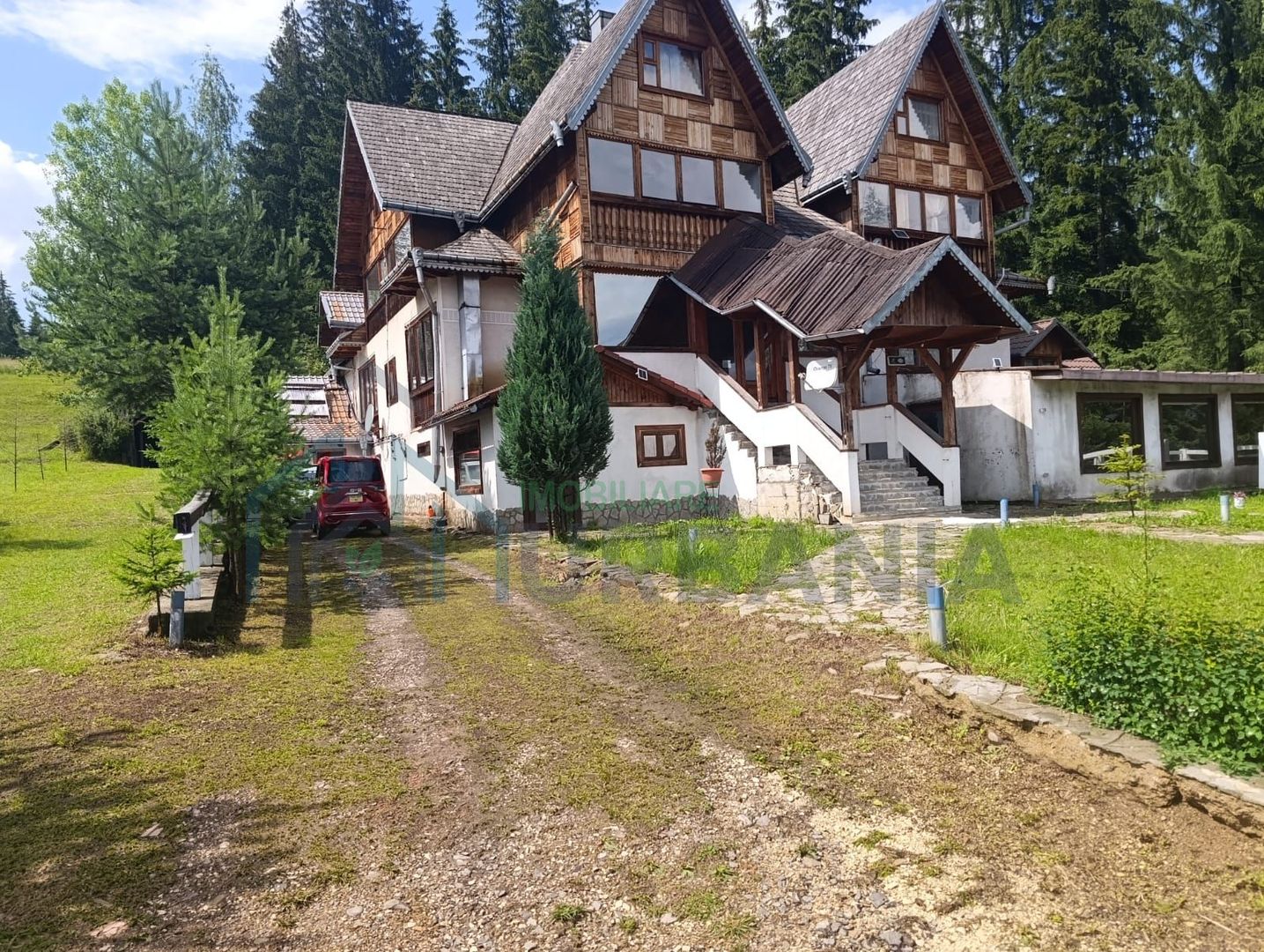Vila 10 camere cu băi proprii, sală biliard și restaurant, Vatra Dornei - Negrea Sarului - Poză 1