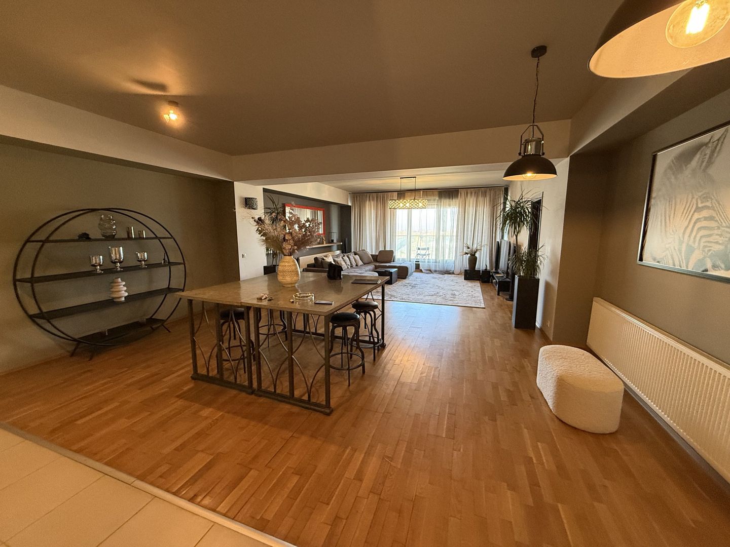 Refugiu Urban cu Lumină Naturală și Eleganță în Inima Pipera - Poză 6