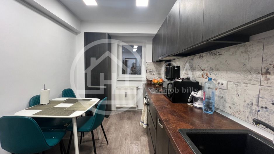 Apartament de vânzare cu 3 camere in zona Rogerius, Oradea - Poză 11