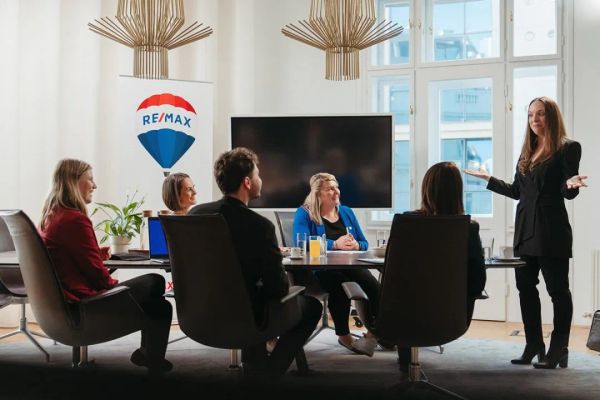 Evaluarea riscurilor și beneficiilor unei afaceri la cheie în imobiliare