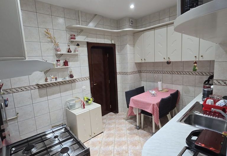 Vânzare apartament 4 camere Vasile Lascar 33 - Poză 4