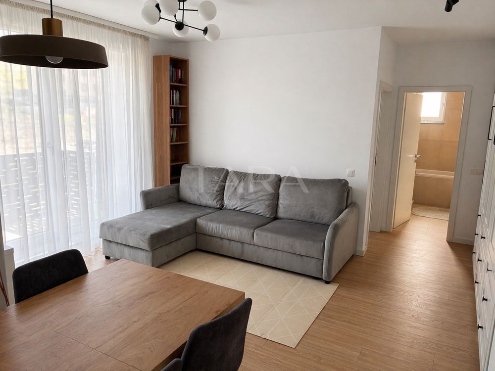 Apartament 2 camere, imobil nou, complet mobilat, parcare si boxă. - Poză 3