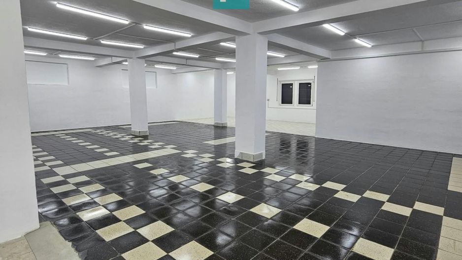 Proprietate impresionantă Sântana - 3500 mp utili - Poză 10