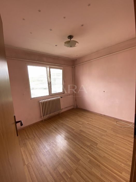 Apartament 3 camere de vanzare - Poză 3