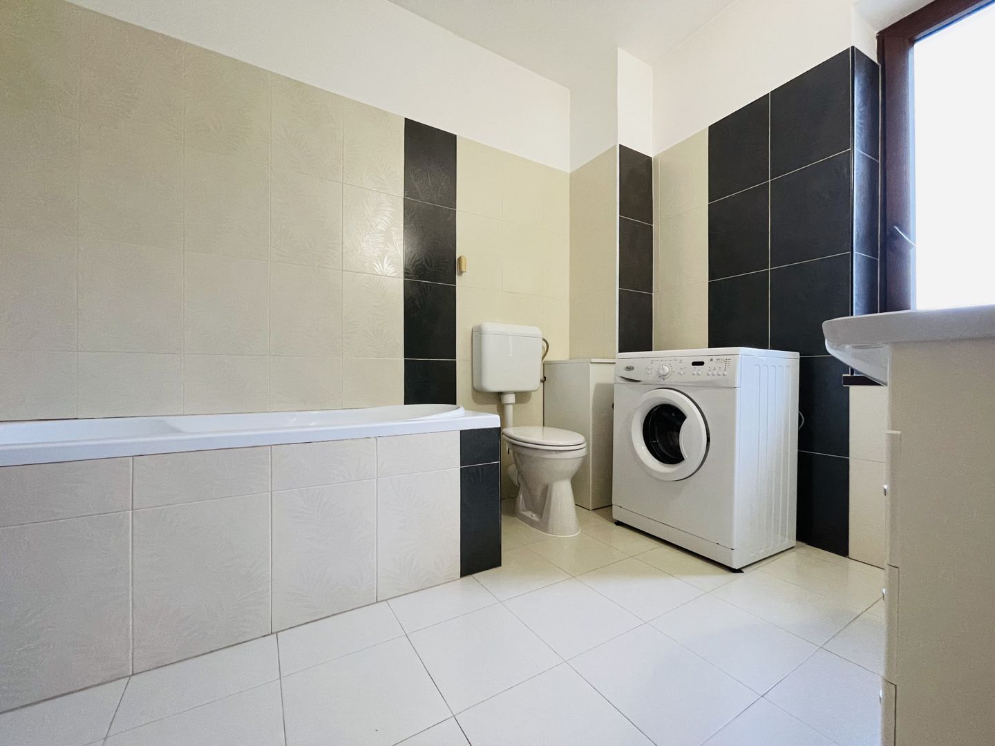 Casa din Dumbravita, 4 camere, 110 mp - Confort si liniste - Poză 8