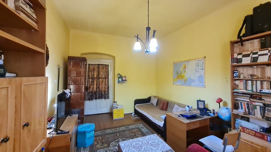 Apartament 2 camere,curte comuna/4 proprietari - Poză 5