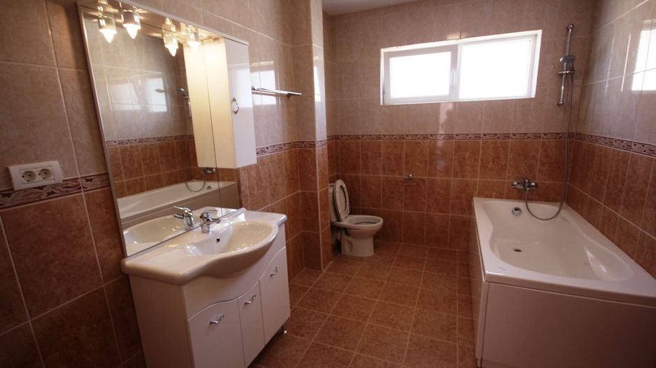 Vila spatioasa  nemobilata zona Elisabetin - Poză 19