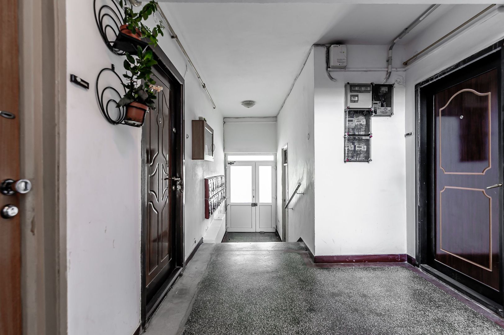 Apartament cu 2 camere, lângă Liceul De Artă Sabin Drăgoi - Poză 7