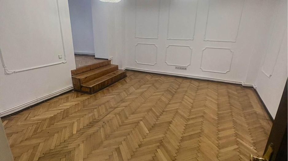 Apartament deosebit în vilă interbelică | Zonă centrală | 6 camere - Poză 3