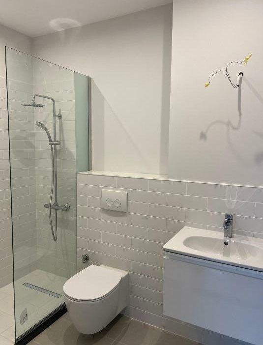 Apartament 2 camere, partial mobilat cu 2 garaje subterane - Poză 6