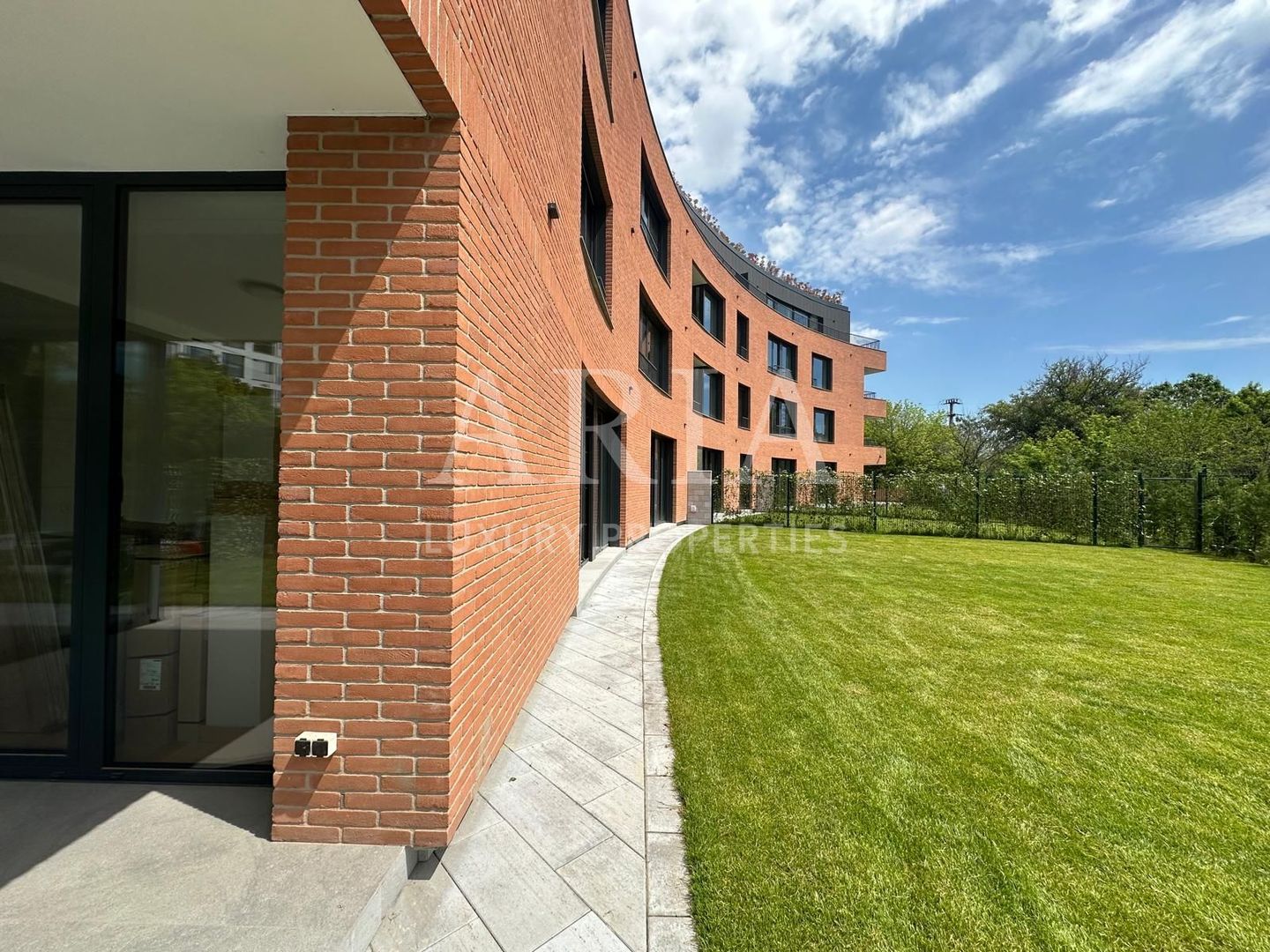 APARTAMENT 4 CAMERE -  GRADINA 250MP - Poză 5