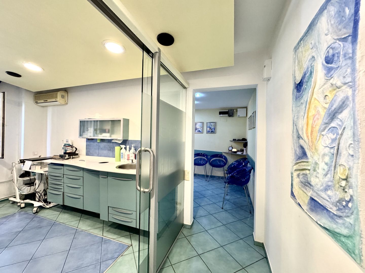 Cabinet stomatologic cu tradiție 20+ ani - dotat si funcțional - Poză 2