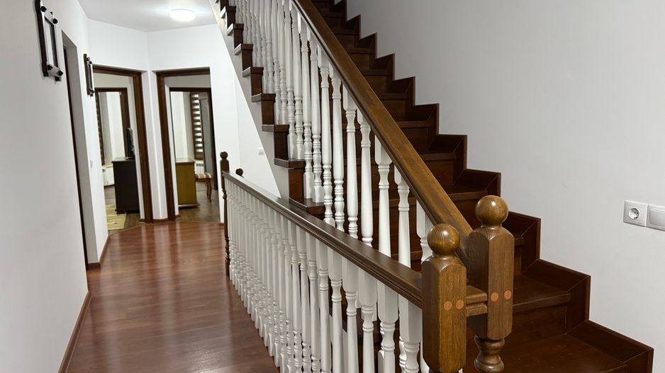 Casa / Vila cu 7 camere de vanzare in Ovidiu Sud Constanta - Poză 8