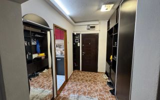 Apartament 3 camere, cartier Alexandru cel Bun, etaj intermediar, vedere bulevard, mobilat și utilat - Poză 3
