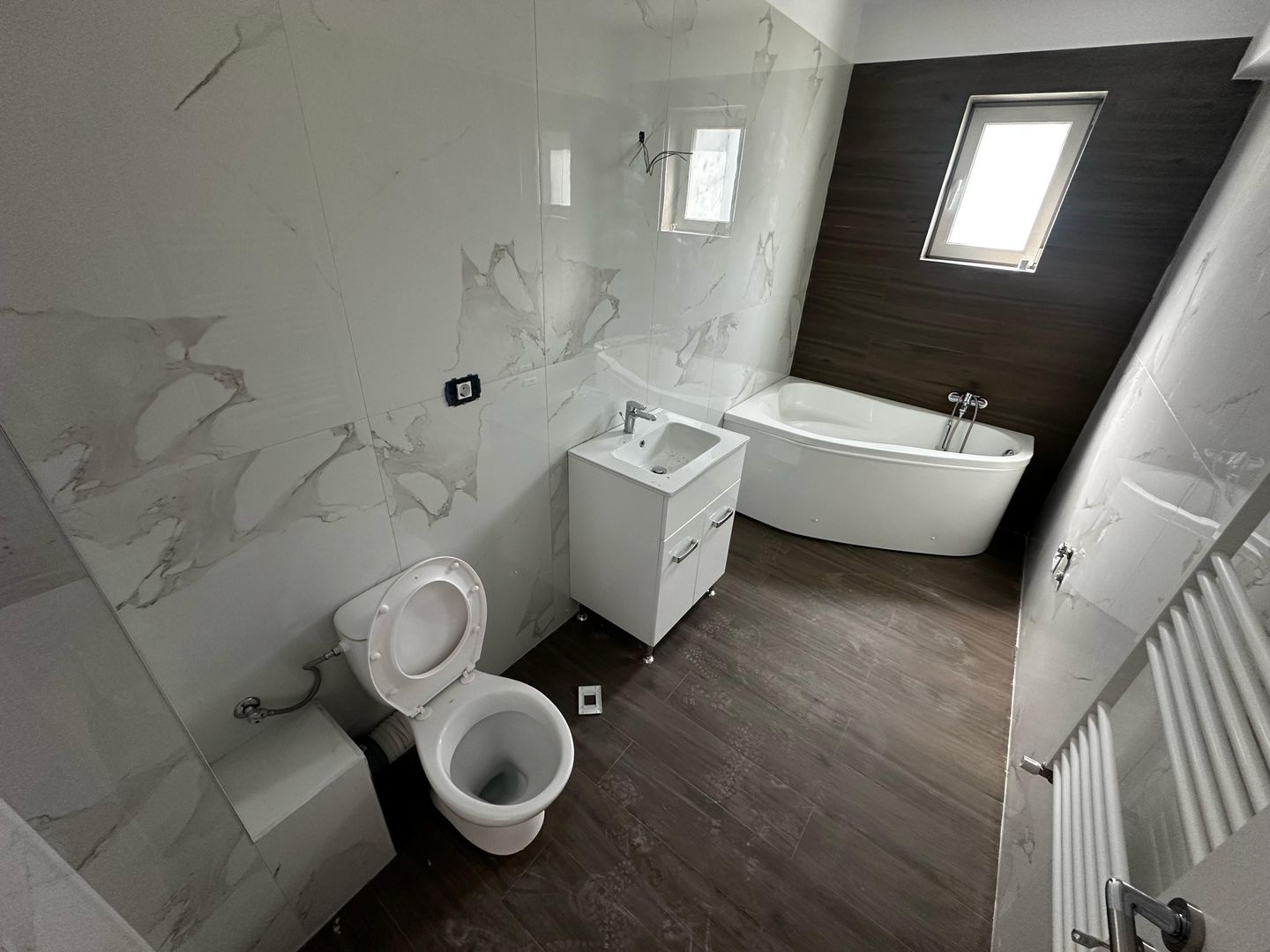 AP. 3 CAMERE - GRADINA PROPRIE 100MP, LOC PARCARE INCLUS, COMISION 0% - Poză 9