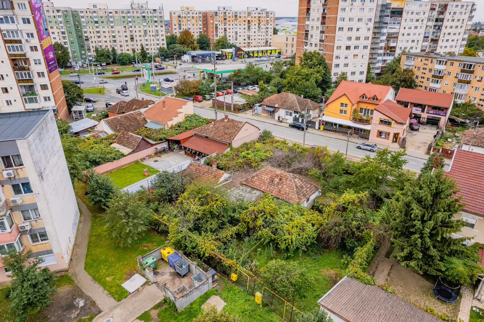 Casă cu teren 900mp în Vlaicu - Poză 2