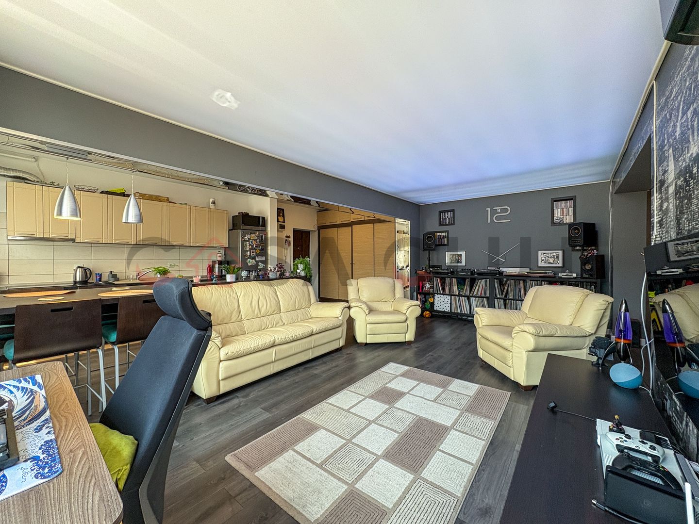 Apartament cu 2 camere, vedere panoramică  in Andrei Muresanu - Poză 5