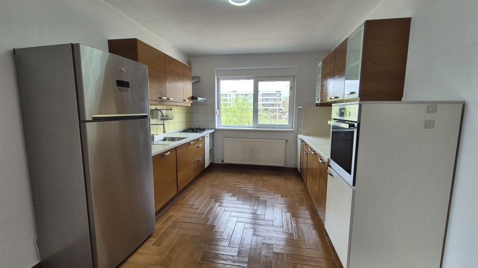 Inchiriere vila 5 dormitoare S + P + 1E + M zona Erou Iancu Nicolae - Poză 9