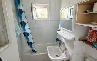 Vanzare apartament cu 4 camere in Micro 13, etaj 3, pret 65 000 euro - Poză 3