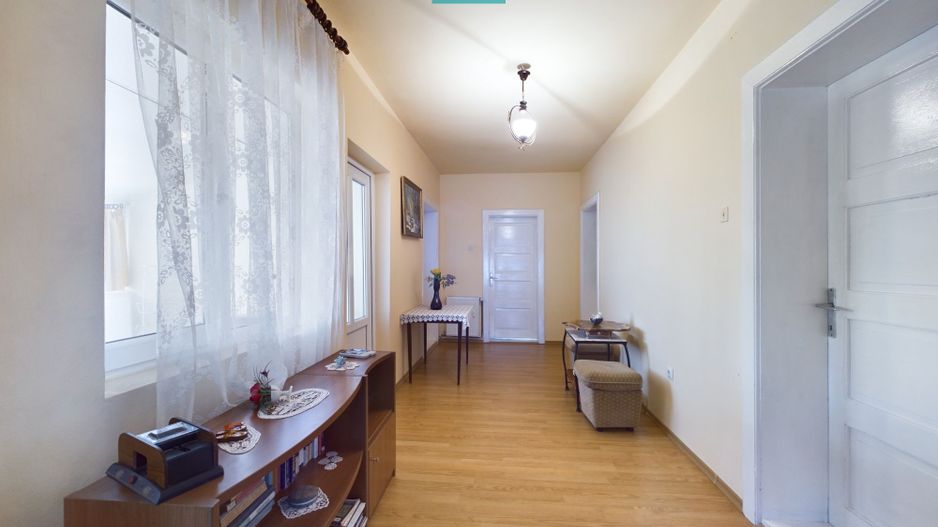 Casă clasică în Chișineu-Criș - Poză 14