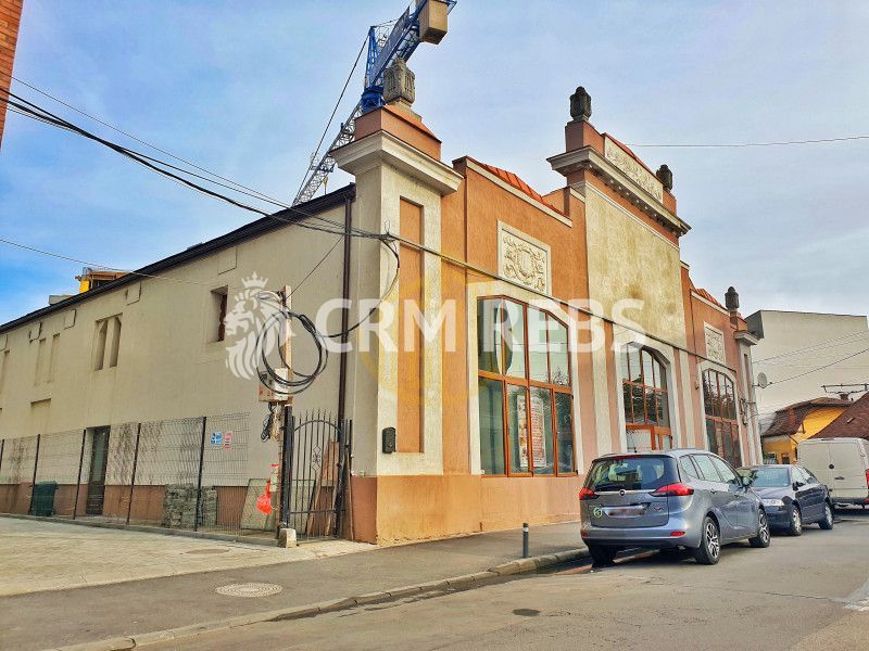 Spatiu comercial Impunator - Zona Centrala - 400 mp + 150 mp Mezanin - Poză 2