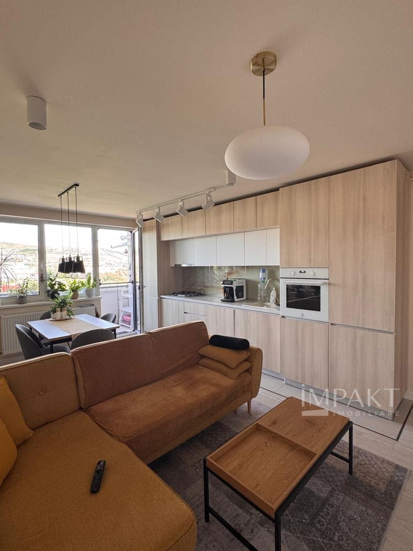 Apartament cu 3 camere de închiriat - Poză 1