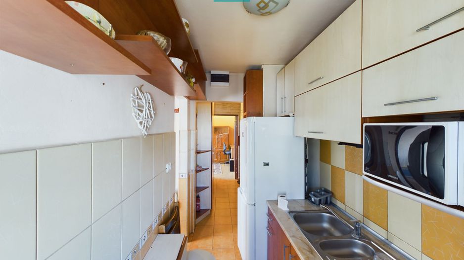 Apartament cu 3 camere zona Lebăda - Poză 2