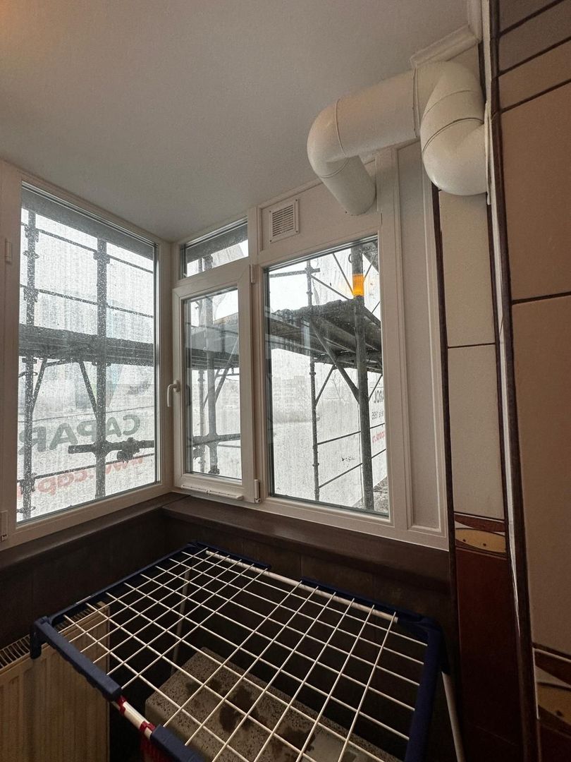 Apartament 3 camere, parcare inclusă, pet friendly, metroul la scara blocului - Poză 8