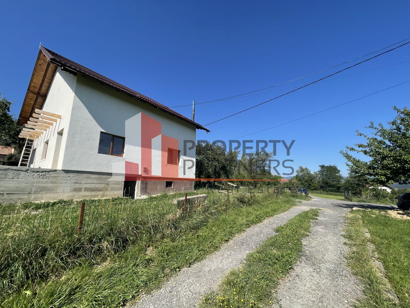 Casa Batraneasca Reconditionata Tohanita Bran 2300 mp Teren - Poză 2