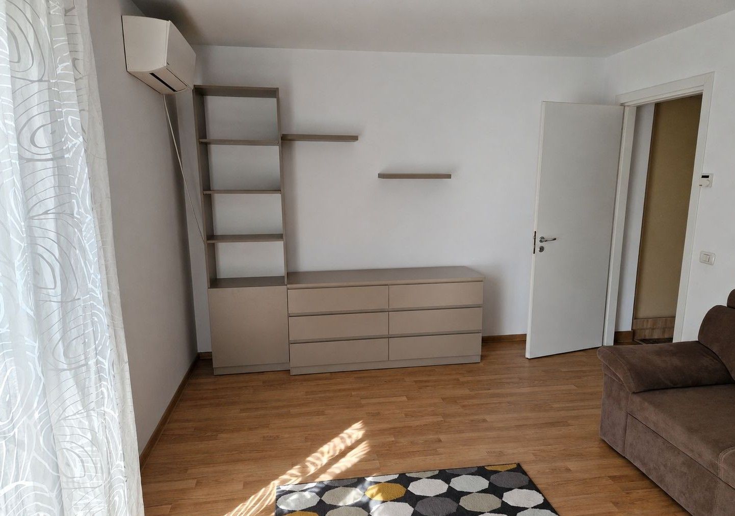 De închiriat apartament 2 camere Titan - Poză 2