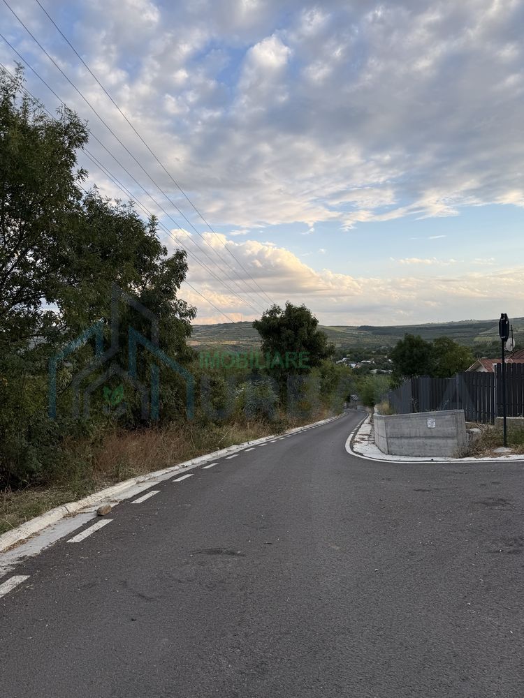 Casă nelocuibilă pe teren de 1.914 mp în Comarna, la 17 km de Iași, cu curent și acces la asfalt - Poză 7