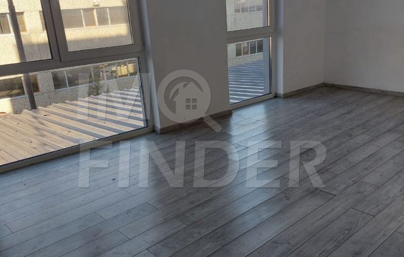 Vanzare apartament 3 camere imobil nou, zona Europa - Poză 1