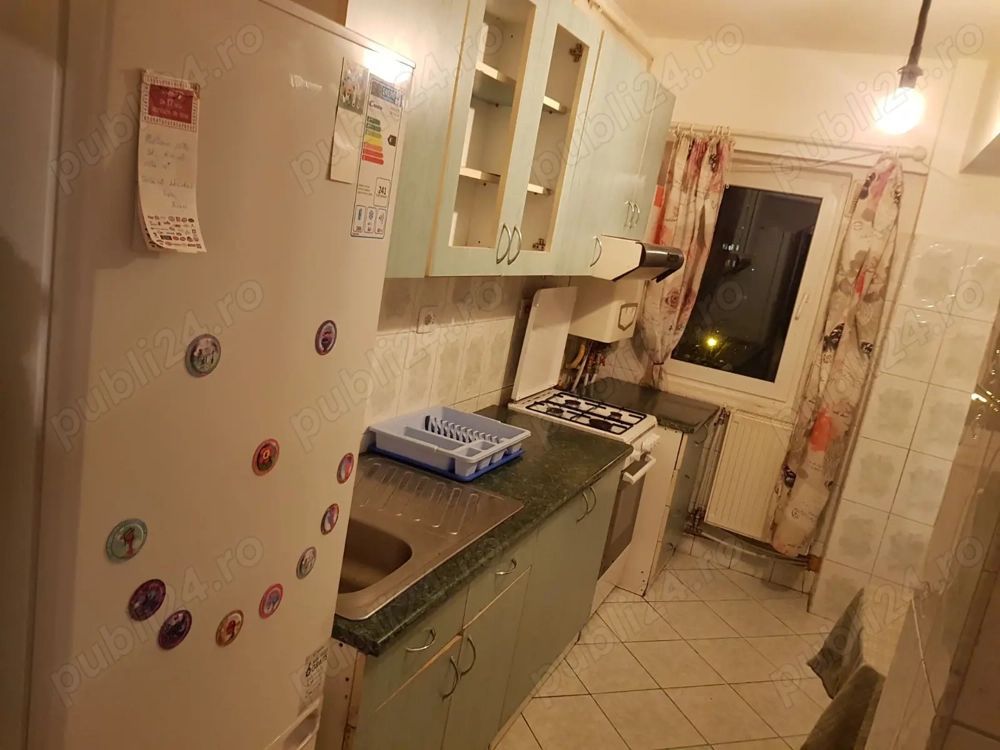 BRASADAS vinde ap 3 cam etaj 4/4 70mp Micro 16. - Poză 1