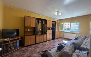 Apartament 3 Camere Decomandat, Etaj 1, Tractorul - Poză 1