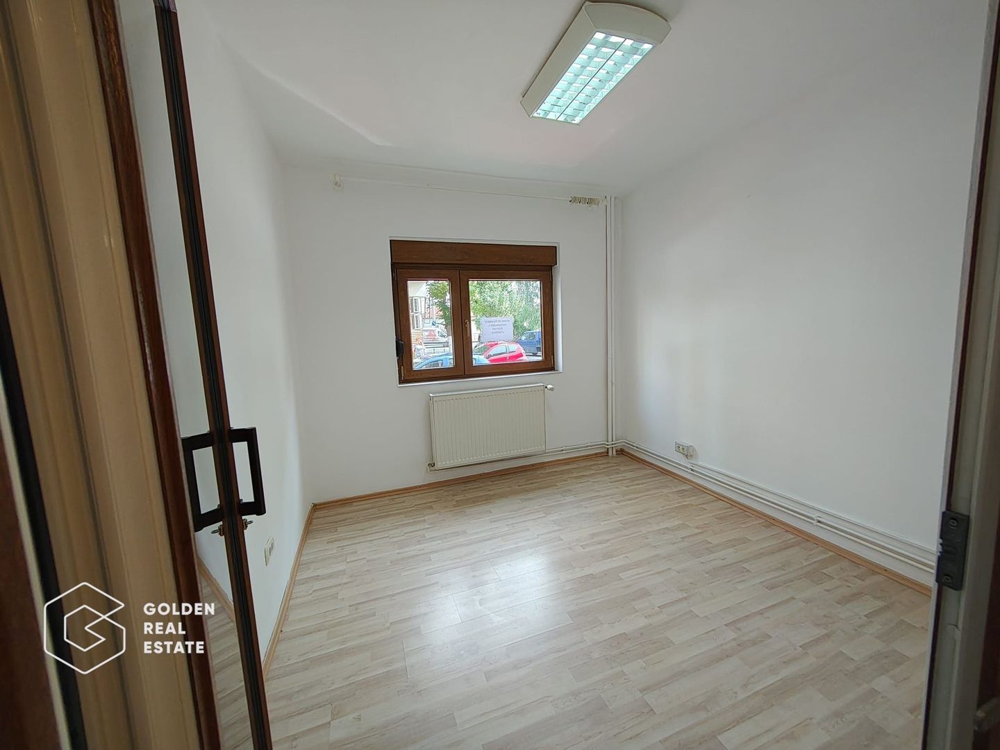 Spatiu cu utilitati multiple, situat in Micalaca - Poză 3