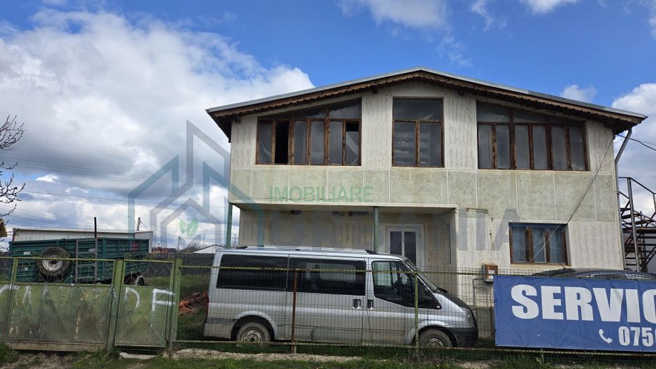 Casă cu etaj și hală utilă, Bogonos - Poză 1