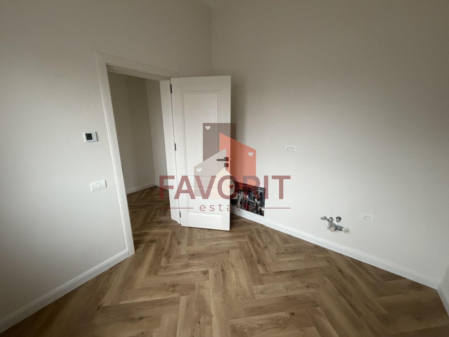Disponibila imediat. Zona centrala. Toate utilitatile si asfalt - Poză 11