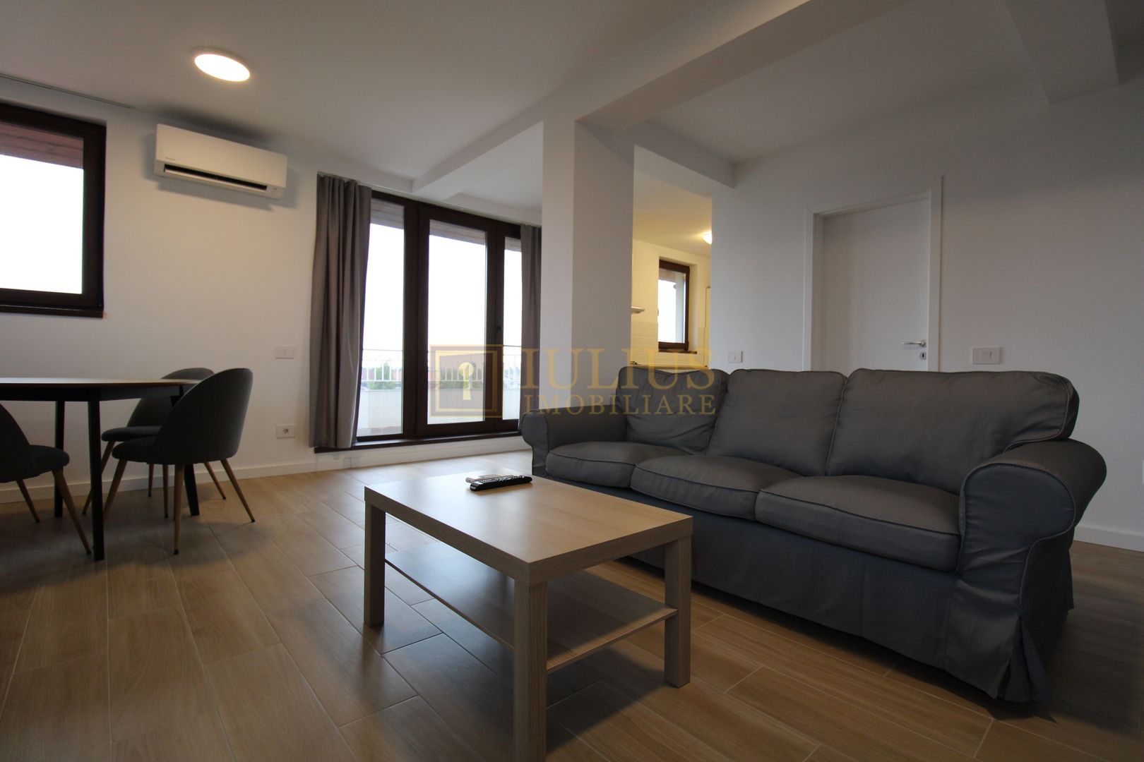 LOFT amenajat modern, 2 bai. Zona de sud. - Poză 8