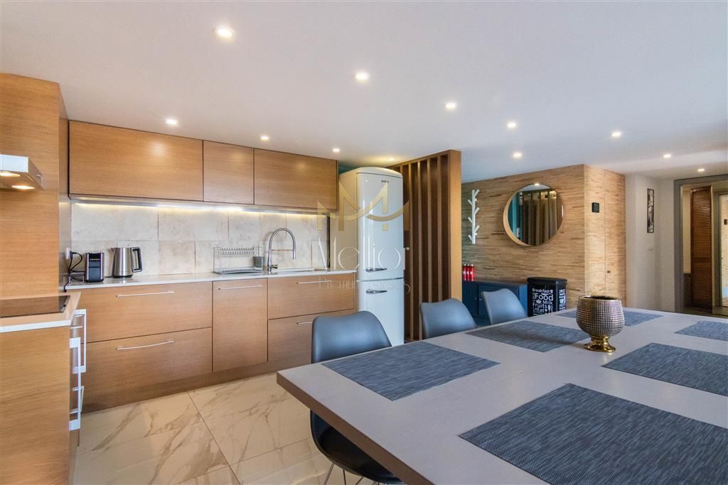 ?** Apartament superb pe doua niveluri Ultrafinisat Semicentral ** - Poză 8