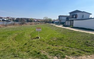 Teren edificabil 1.000 mp | Vedere la lac | Utilități