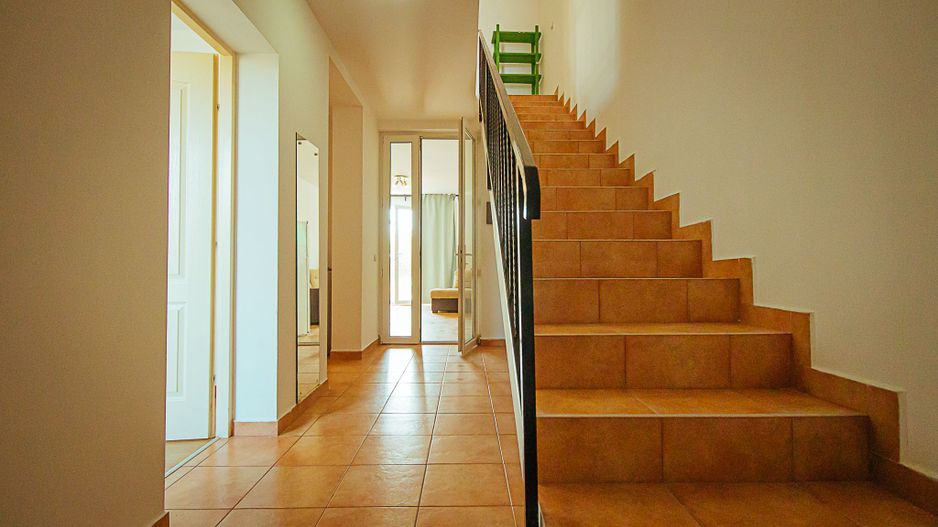 Exclusivitate - Sanpetru, casa cu priveliște deosebită - Poză 16