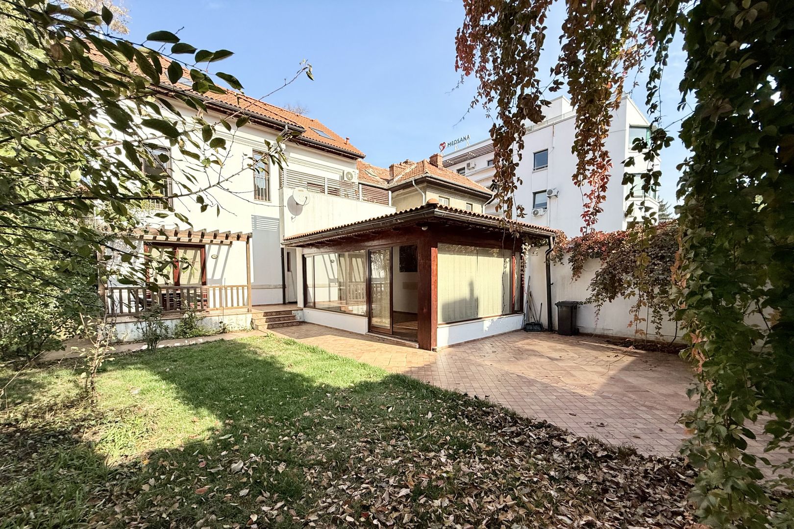 Vilă superbă | Cotroceni | 8 camere terasă și grădină - Poză 3