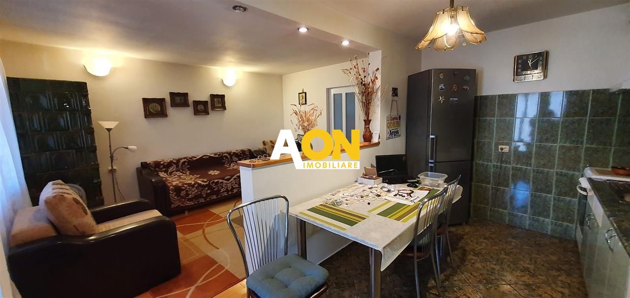 1/2 Duplex 4 camere cu garaj 462 mp teren la asfalt zona Centru - Poză 9