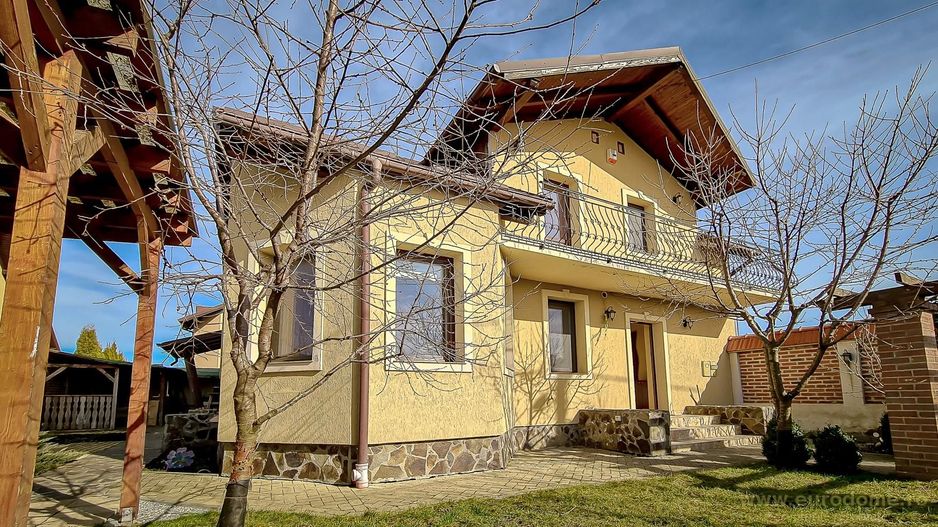 Casă nouă, intrare Stupini - Poză 1