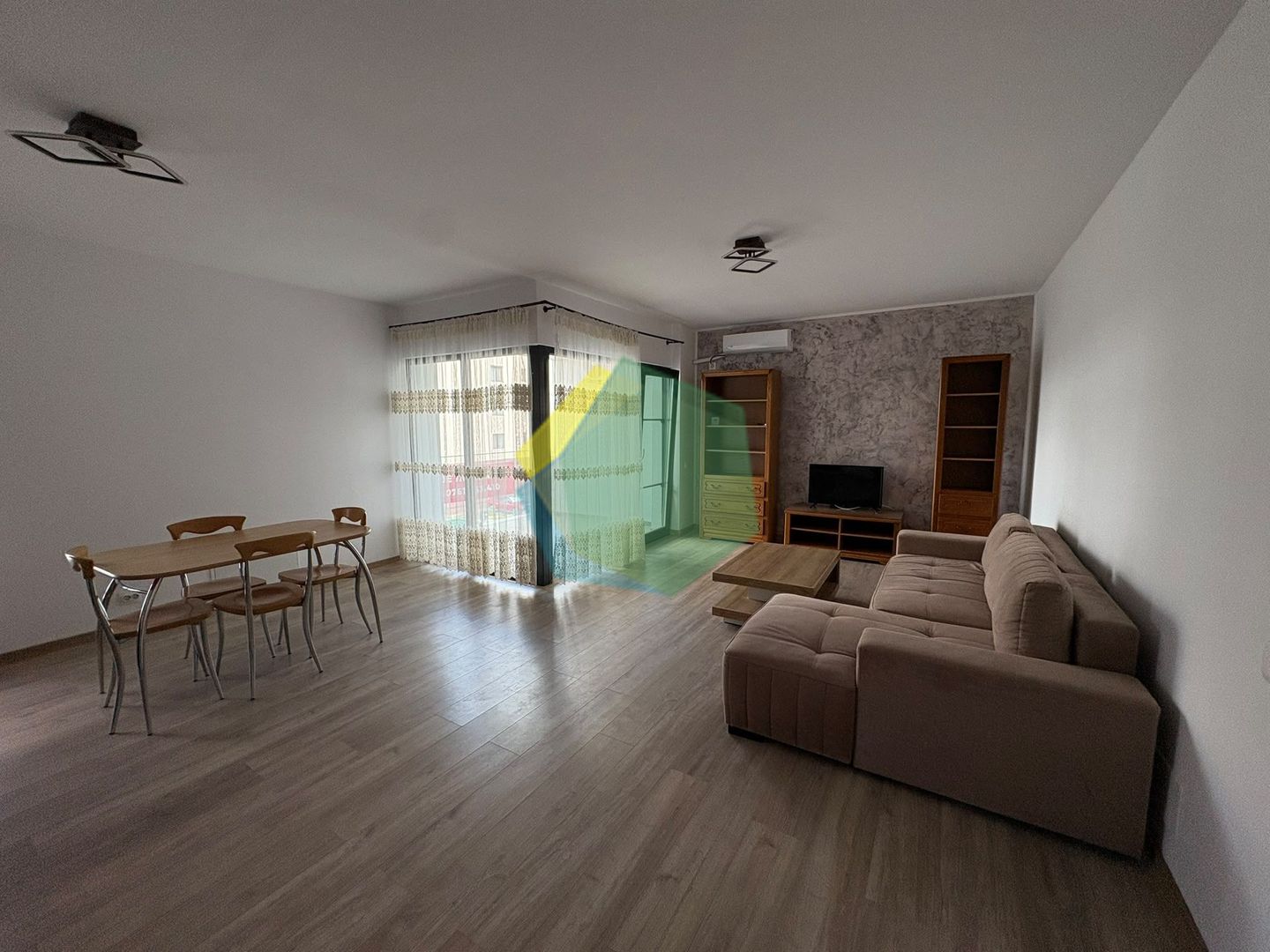 Apartament 2 camere – Central Otopeni /23 August - Poză 1