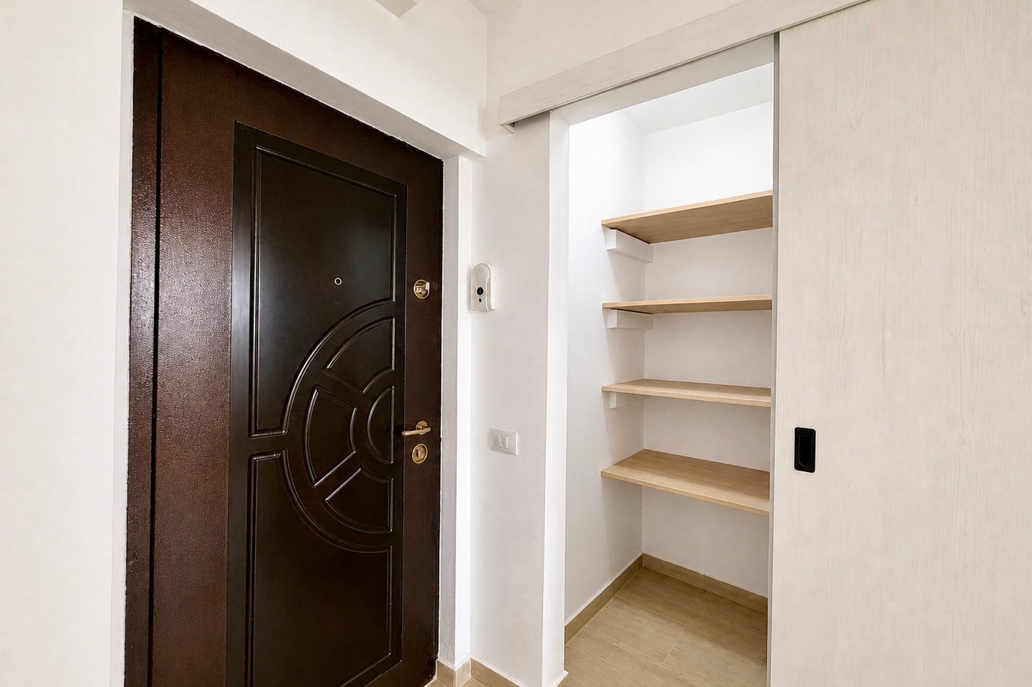 Apartament 2 camere, str. Campia Libertății, amenajat și mobilat - Poză 7