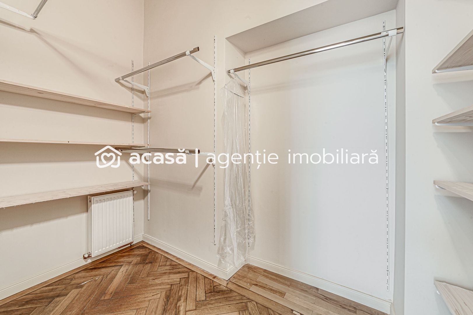 Apartament renovat in zona istorica - Poză 8