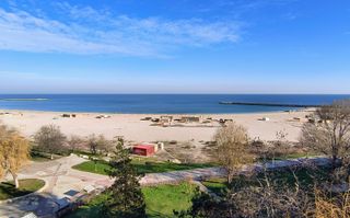 Faleză Nord | Apartamentul tău cu vedere la RĂSĂRIT - Poză 1